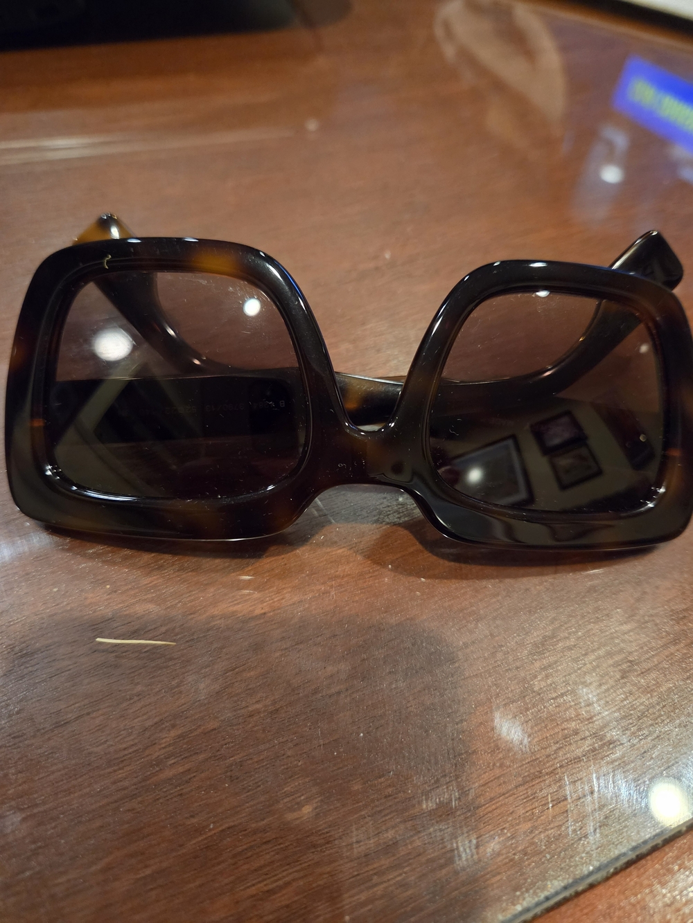 Burberry Tortoiseshell Brown Gradient Square Sunglasses In Original Box. - Picture 8 of 8